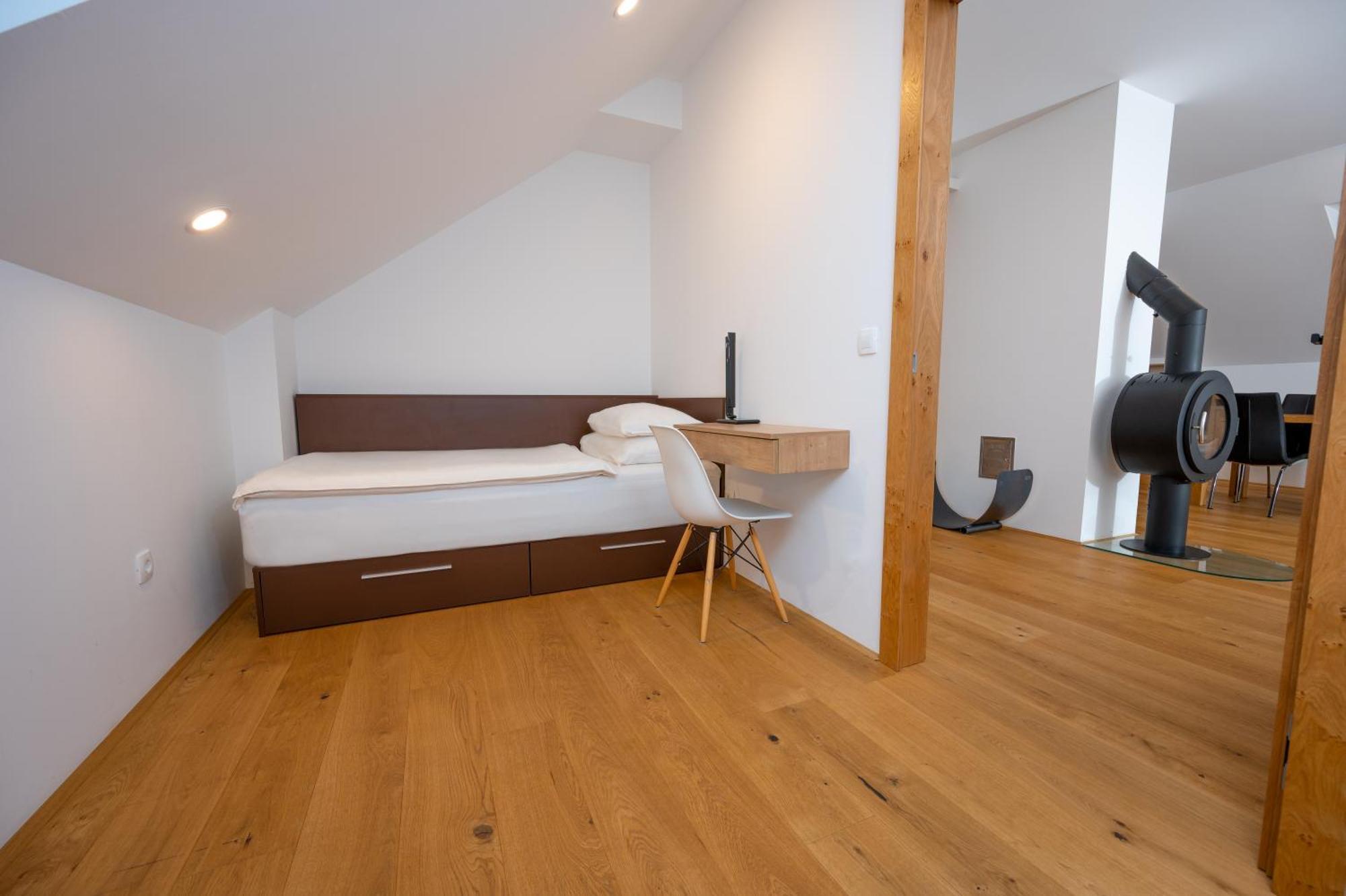 Cirus Apartments コチェーヴィエ エクステリア 写真