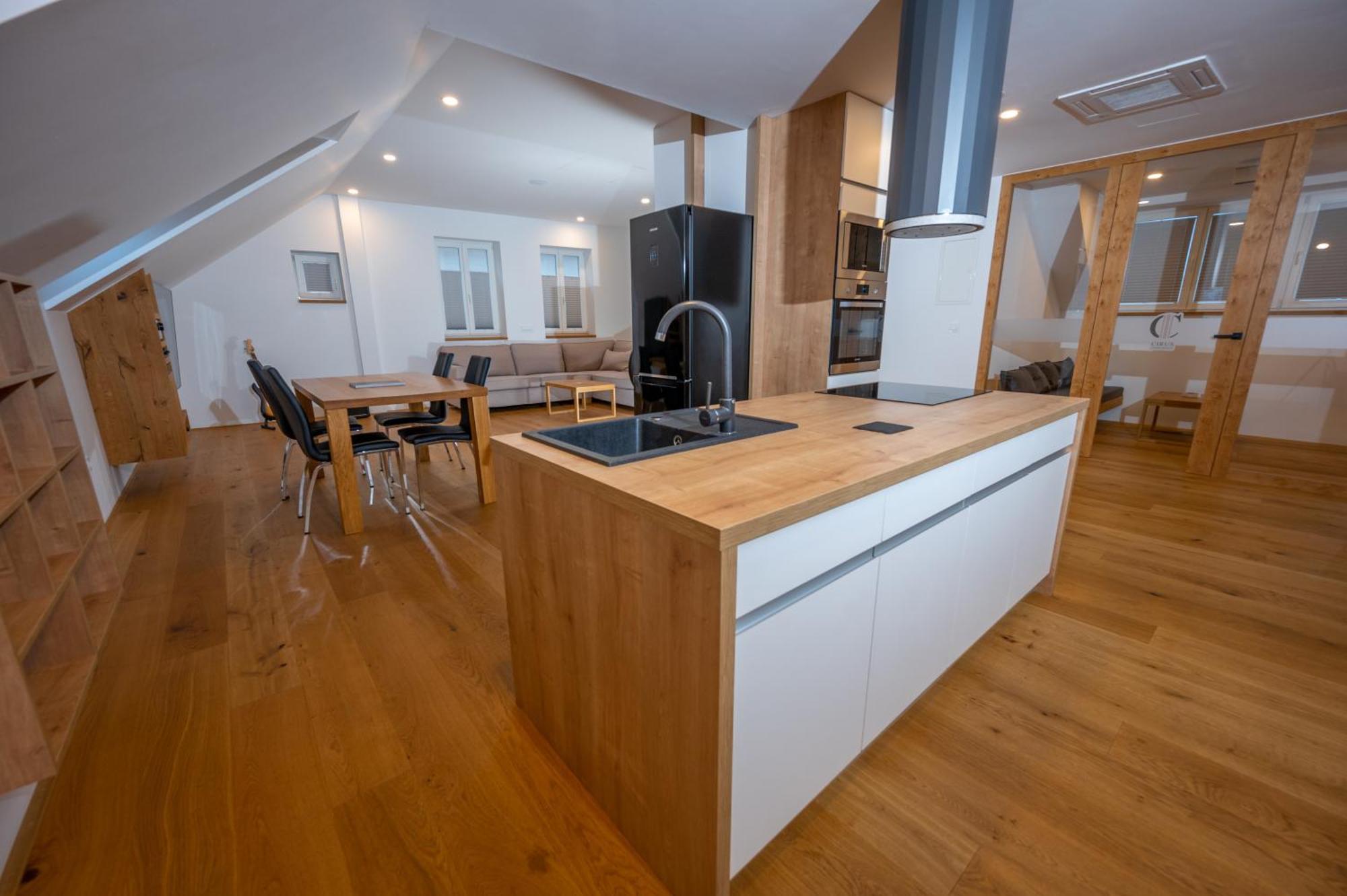 Cirus Apartments コチェーヴィエ エクステリア 写真