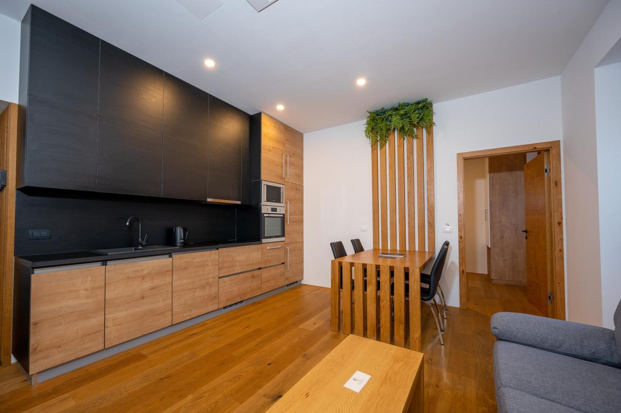 Cirus Apartments コチェーヴィエ エクステリア 写真